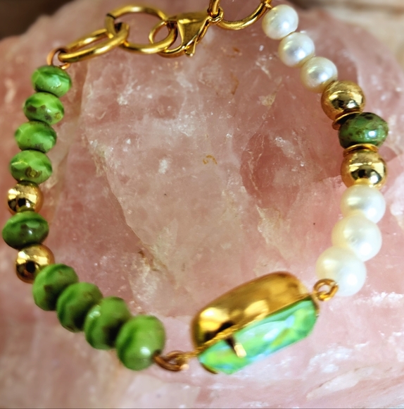 Green Apple Minty Glass Beads W/ Natural Pearls And Swarovski Center Bracelet - Picture 5 of 8